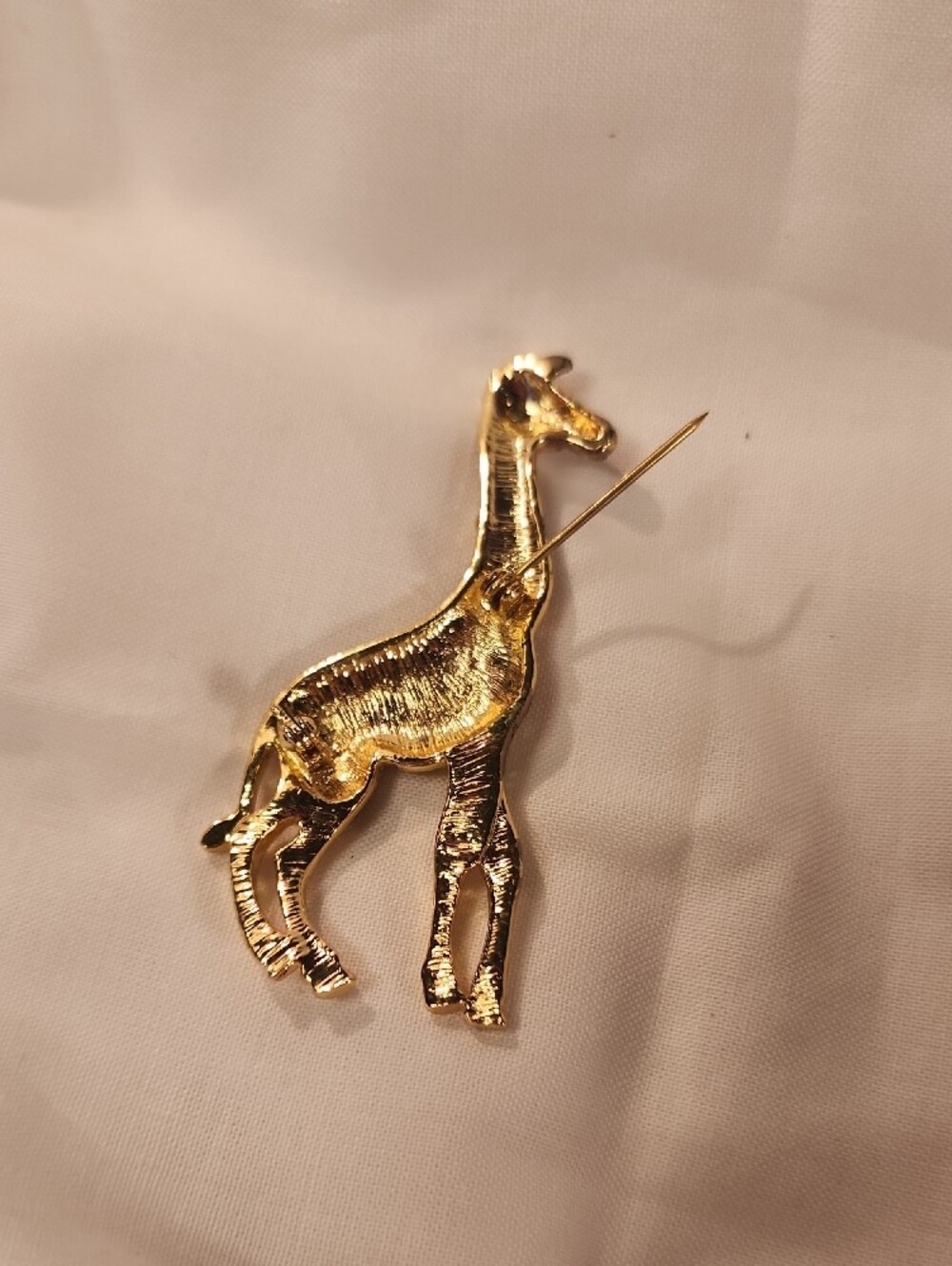 Gold-Tone Giraffe Crystal Sparkling Brooch - Picture 4 of 5